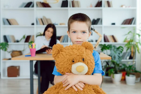 Young Female Psychologist Working Little Boy Office — Stock Photo, Image