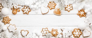 çam dalları ile Noel tatlılar
