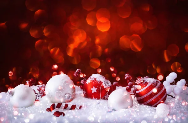 Décorations de Noël avec boules — Photo