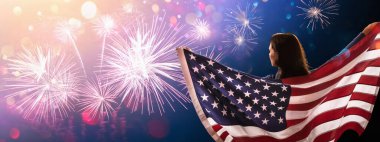 Özgür Mutlu Kadın Bağımsızlık Gününün tadını çıkarıyor