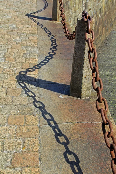 Iron chain with shadow — Stock Photo, Image