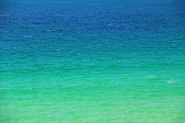 Blue and green water — Stock Photo, Image