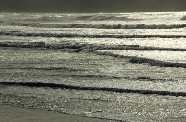 arka ışık dalgaları