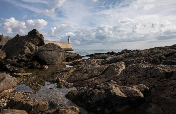 Faro rosso a Les Sables d'Olonne - Francia — Foto Stock