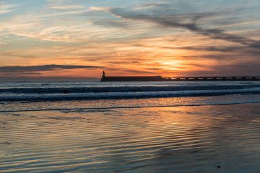 Sunset bulvarında Les Sables d'Olonne İskelesi