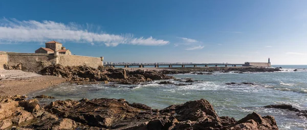 Panoráma nyílik a la Chaume jetty — Stock Fotó