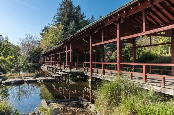 Japonca esinlenen yapısına Versailles