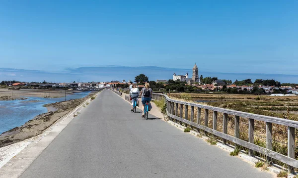 In bicicletta sul molo Jacobsen — Foto Stock