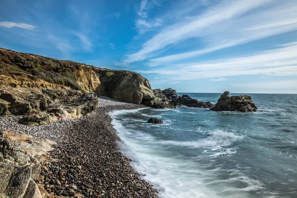 Spiaggia di ciottoli sulla costa occidentale francese — Foto Stock