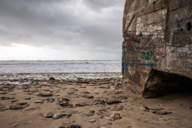 Olonne sur Mer'deki Grand Pointe casemate'in yanında (Vendee, Fransa)