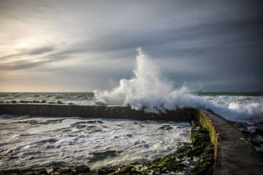 La Chaume (Les Sables d'Olonne, Fransa Dombret havzasında isabet dalga)