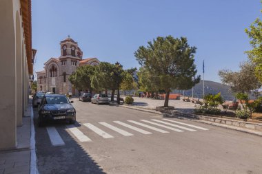 Yunanistan 'ın küçük dağlık bir kasabasında sokak