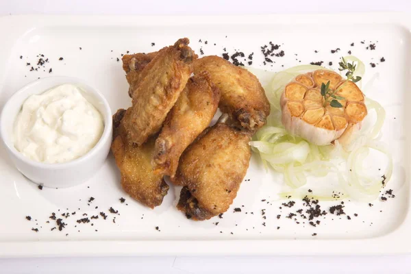 chicken wings with white sauce