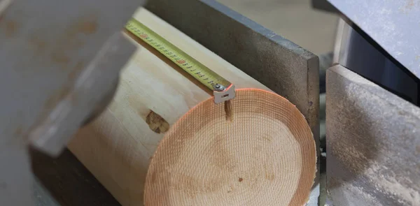 Log in the woodworking process — Stock Photo, Image