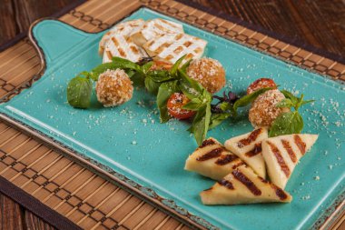 Soslu domuz kaburgası.