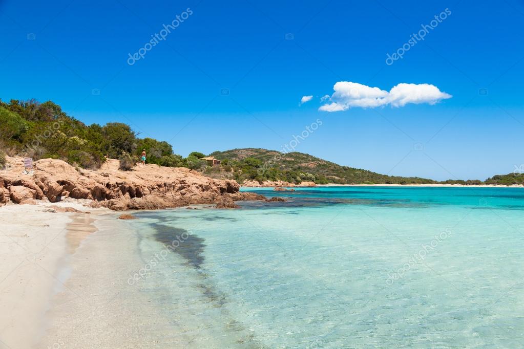 Eau Turquoise De La Plage De Rondinara En Corse En France