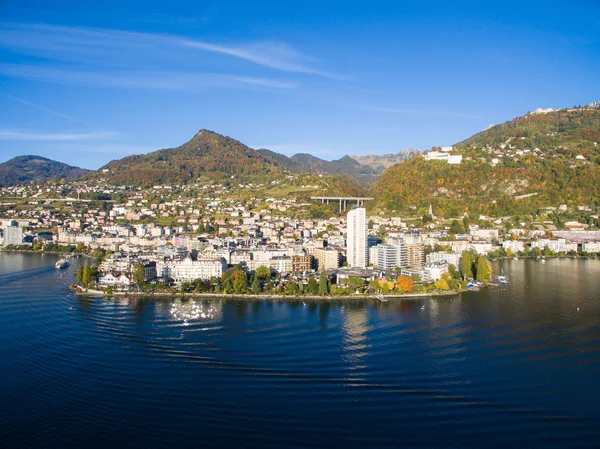Widok z lotu ptaka nabrzeże Montreux, Szwajcaria — Zdjęcie stockowe