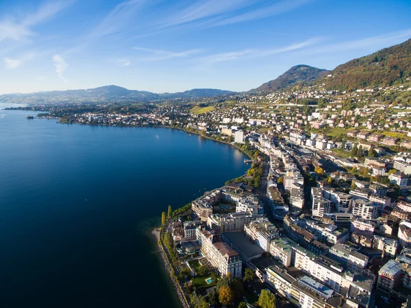 Luftaufnahme der Uferpromenade von Montreux, Schweiz — Stockfoto