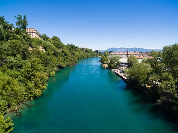 Luchtfoto van Arve een Rhone rivier heuvels in Genève Switzerl — Stockfoto