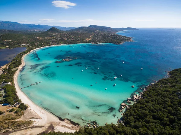 Vista aérea de la playa de Santa Giulia en la isla de Córcega en Francia —  Fotos de Stock