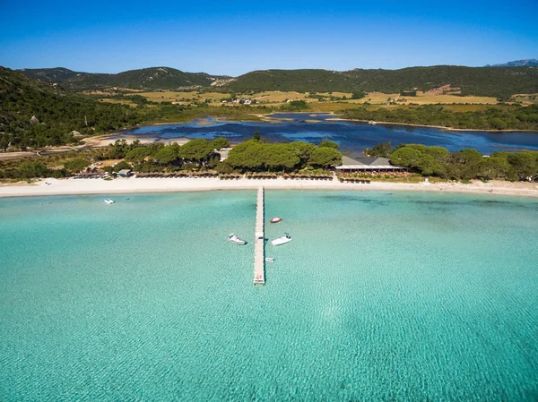 Luchtfoto van Santa Giulia strand in Corsica eiland in Frankrijk — Stockfoto