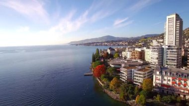 4 k hava görüntüleri Montreux - Leman Gölü waterfront, İsviçre