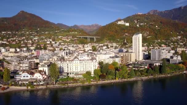 4 k luchtfoto beelden van Montreux - Leman Lake waterkant, Zwitserland — Stockvideo