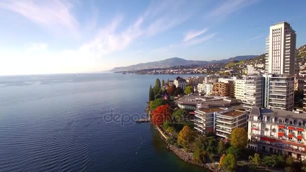 4 k letecké záběry z Montreux - Ženevské jezero nábřeží, Švýcarsko — Stock video