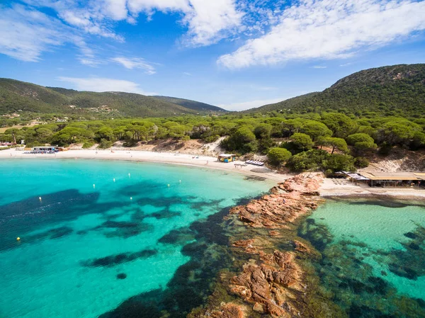 Widok z lotu ptaka Palombaggia Beach na wyspie Korsyka we Francji — Zdjęcie stockowe