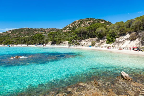 Playa de Palombaggia en la isla de Córcega en Francia — Foto de Stock
