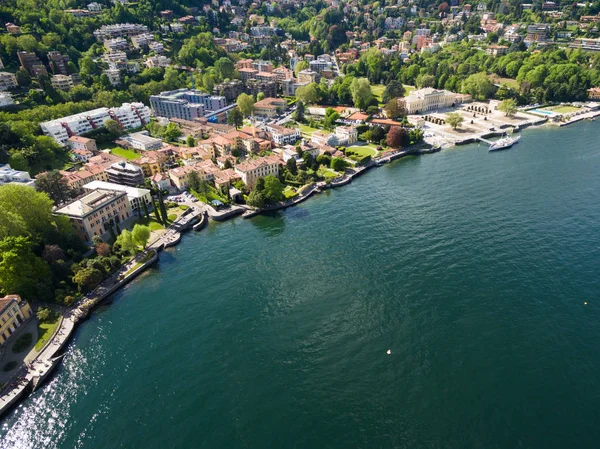 Fotografía aérea vista de la ciudad de Como y el lago cerca de Milán en Ital —  Fotos de Stock