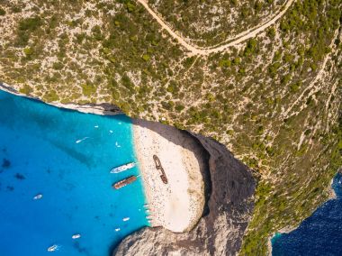 Navagio Beach Zakynthos (Zante görünümünde batık havadan görünümü