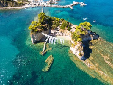 Zakynthos (Zante) adasında Gree'Cameo adasının havadan görünümü
