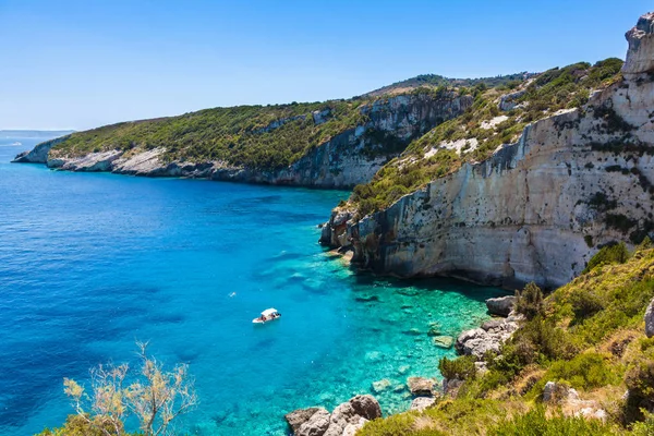 Veduta delle grotte blu di Agios Nikolaos sull'isola di Zante , — Foto Stock