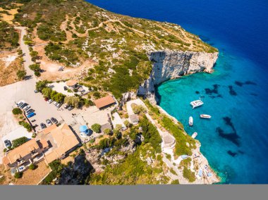 Agios Nikolaos mavi hava görünümünü Zakynthos (Zante mağaralar)
