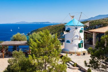 Agios Nikolaos Zakynthos (Zan mavi mağaralarda yakınındaki eski fırıldak