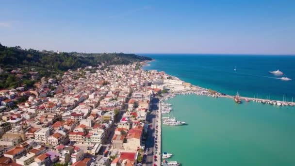 4 k (Uhd) luchtfoto van Zakynthos stad in Zante eiland in Griekenland — Stockvideo