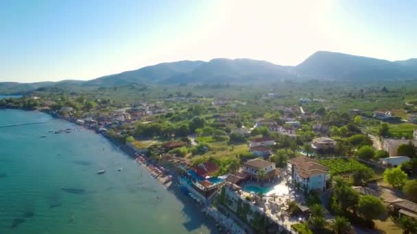 4 k (Uhd) luchtfoto van Laganas waterkant in Zakynthos (Zante) eiland, Griekenland — Stockvideo