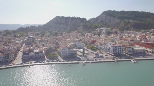 4 k (Uhd) luchtfoto van Zakynthos stad in Zante eiland in Griekenland - log — Stockvideo