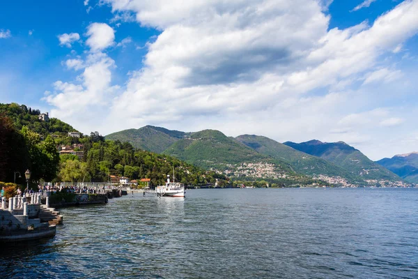 Como міста та озера, поблизу Мілана в Італії — стокове фото