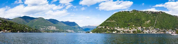 Vista panorâmica da cidade de Como e lago perto de Milão, na Itália — Fotografia de Stock