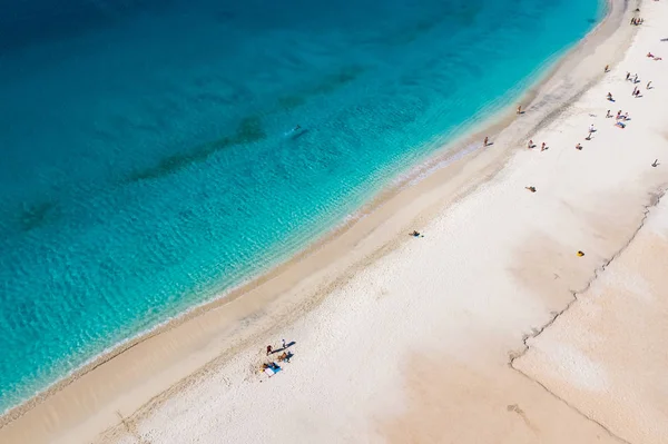 Vista aérea da praia da Laginha na cidade de Mindelo em São Vicente Isla — Fotografia de Stock