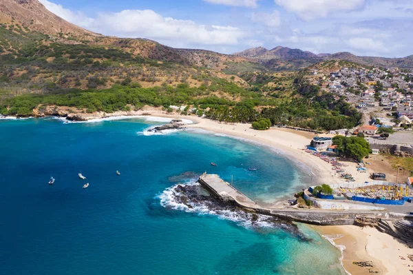 Cape Verde Santiago adasında Tarrafal plaj Havadan görünümü - — Stok fotoğraf