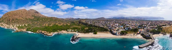 Santiago adasındaki Tarrafal plajının panoramik hava manzarası — Stok fotoğraf