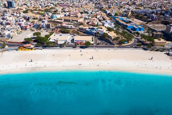 Veduta aerea della spiaggia di Laginha nella città di Mindelo a Sao Vicente Isla — Foto Stock