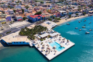 Cape Verd 'deki Sao Vicente Adası' ndaki Mindelo Marina 'nın hava görüntüsü.