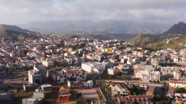 Santiago Adası Santa Catarina Bölgesindeki Assomada Şehrinin Havadan Görünüşü — Stok video