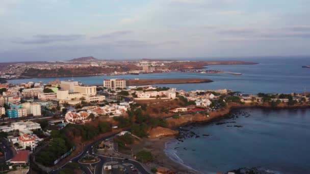 Luchtfoto Van Stad Praia Santiago Hoofdstad Van Kaapverdische Eilanden Cabo — Stockvideo