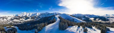 Fransa 'nın Haute Savoie şehrindeki Megeve' deki kayak istasyonu.