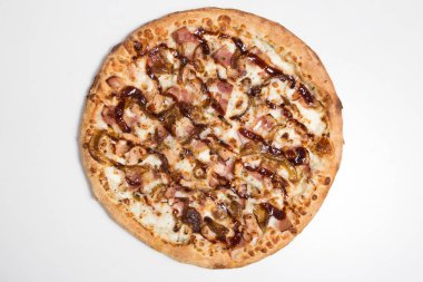 ev yapımı Barbekü tavuk pizza soğan ve Salantro ile